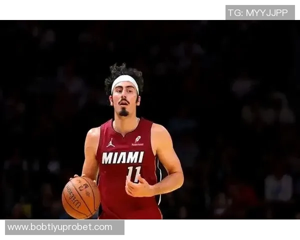 鲍威尔盛赞约维奇新赛季表现预言其未来将大放异彩