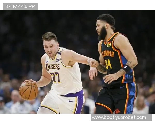 东契奇盛赞詹姆斯融入球队能力强调他多才多艺无人能挡